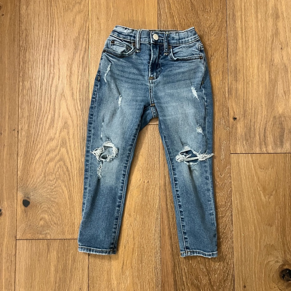 Gap Athletic Taper Boys Jean Size 5 SLIM